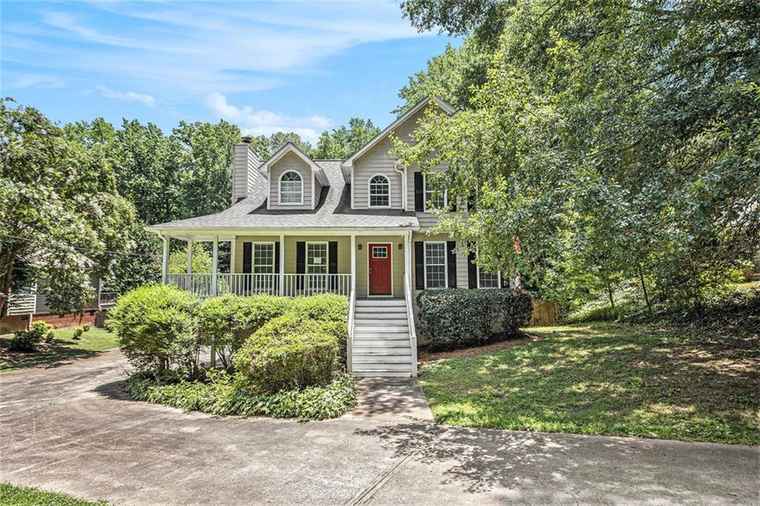 Photo of 7190 Pinecrest Dr Douglasville, GA 30134