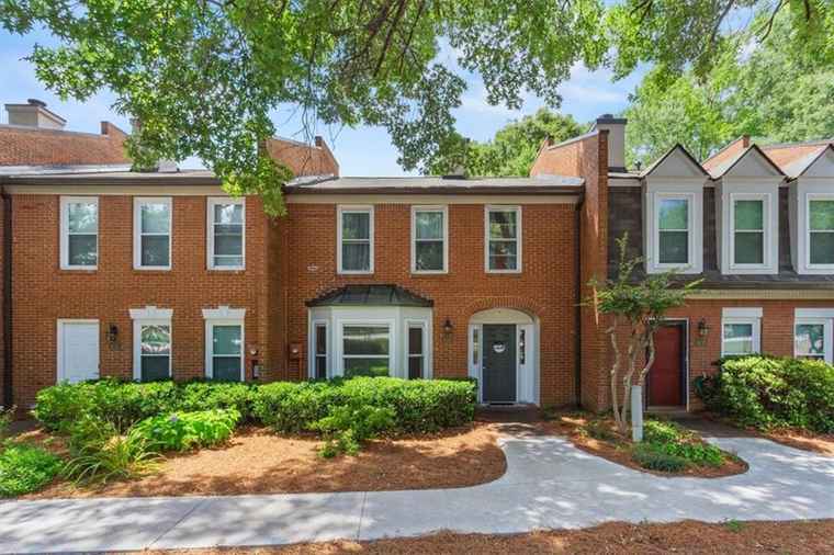 Photo of 4113 Ashford Green Dr Duluth, GA 30096