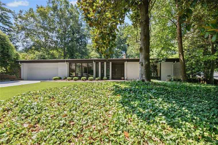Photo of 496 Kingswood Ln NW Atlanta, GA 30305