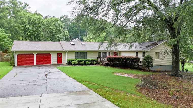 Photo of 4845 Willow St Acworth, GA 30101
