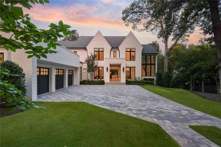 Photo of 42 Blackland Rd Atlanta, GA 30342