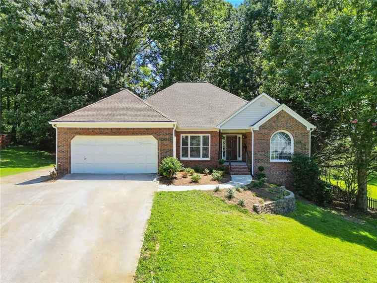 Photo of 2867 Carmain Dr NW Marietta, GA 30064