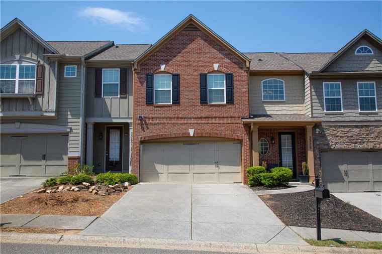 Photo of 3325 Castleberry Village Cir Cumming, GA 30040