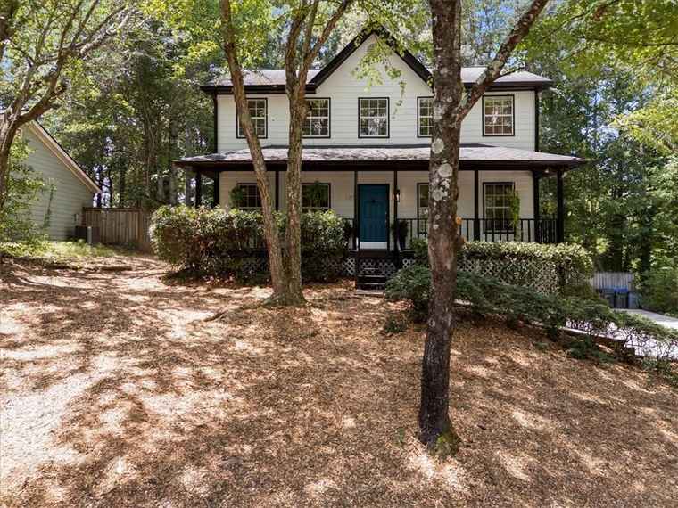 Photo of 385 Roswell Farms Rd Roswell, GA 30075