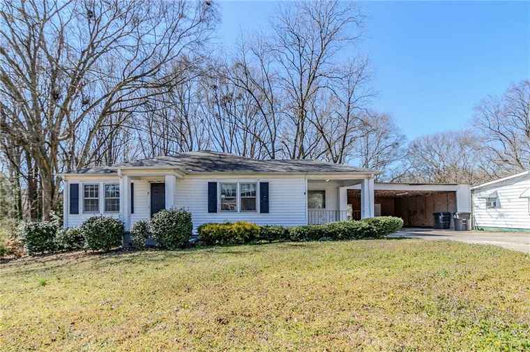 Photo of 8523 Duncan St Douglasville, GA 30134
