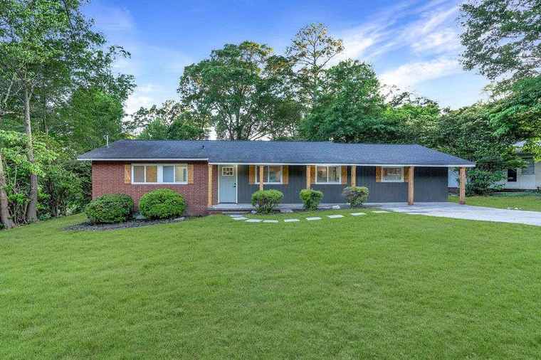 Photo of 1091 Pine St Conyers, GA 30012