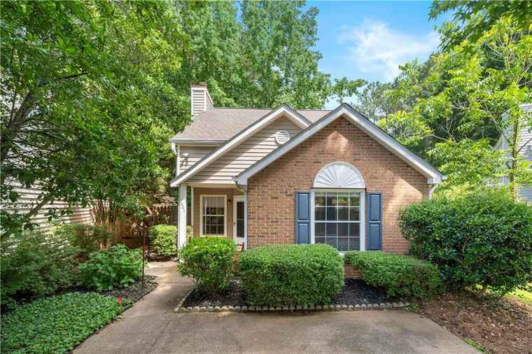 Photo of 1901 Brittania Cir Woodstock, GA 30188
