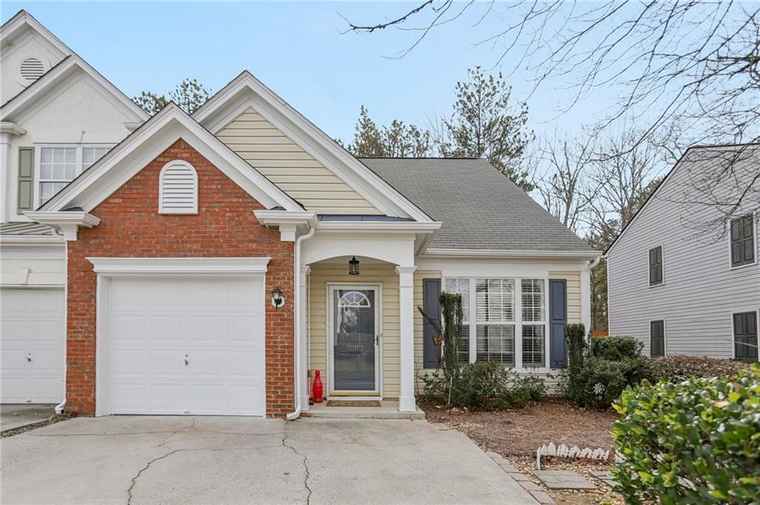 Photo of 2802 Ashleigh Ln Alpharetta, GA 30004