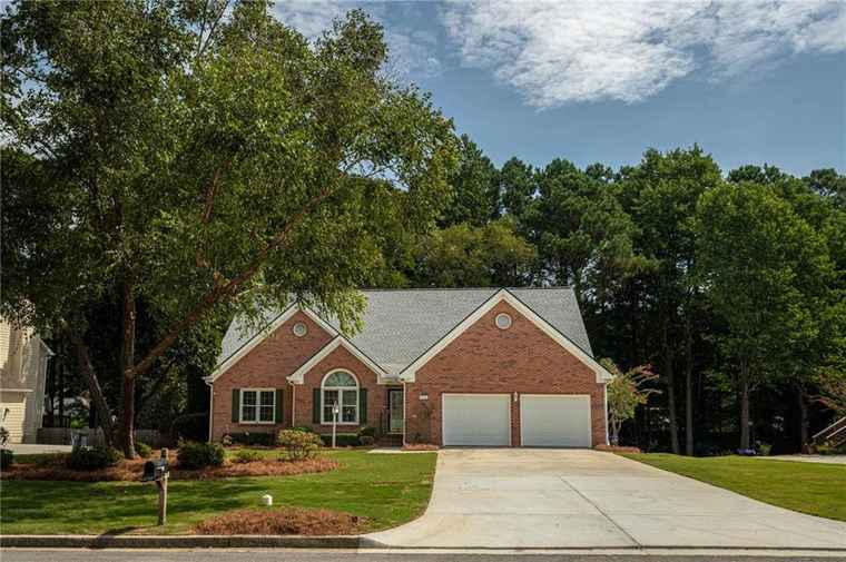 Photo of 3136 Elizabeth Ln Snellville, GA 30078