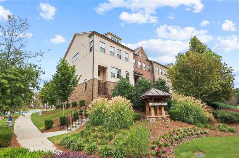 Photo of 743 Brecklin Ln Woodstock, GA 30188
