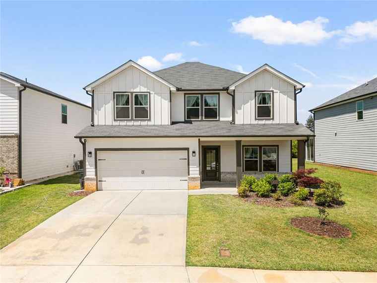 Photo of 4720 Dufour Dr Lilburn, GA 30047