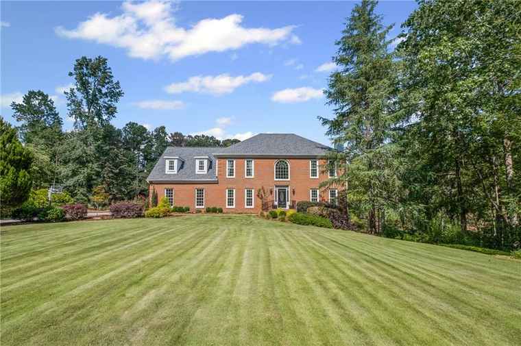 Photo of 1315 Keans Ct Roswell, GA 30075
