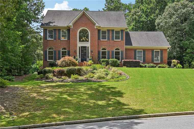 Photo of 1580 Winding Creek Cir Snellville, GA 30078