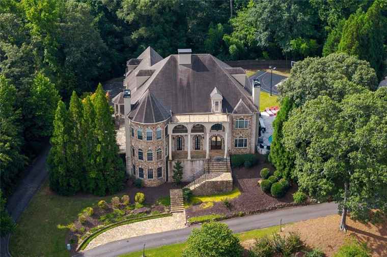 Photo of 11140 W Rd Roswell, GA 30075