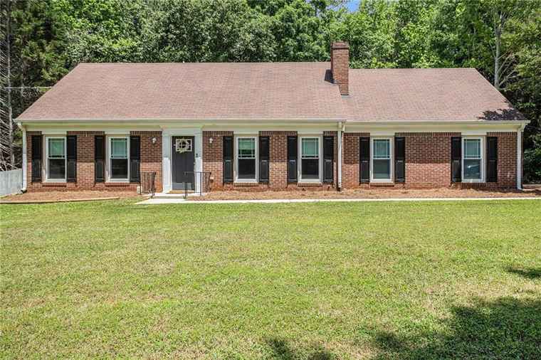 Photo of 1828 Brandy Woods Dr SE Conyers, GA 30013