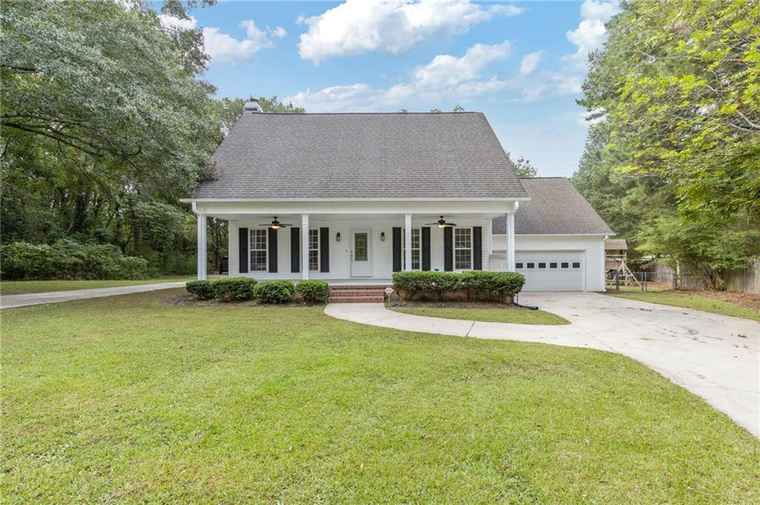 Photo of 229 Covington St Loganville, GA 30052