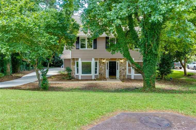 Photo of 1200 Mitsy Forest Dr NE Marietta, GA 30068