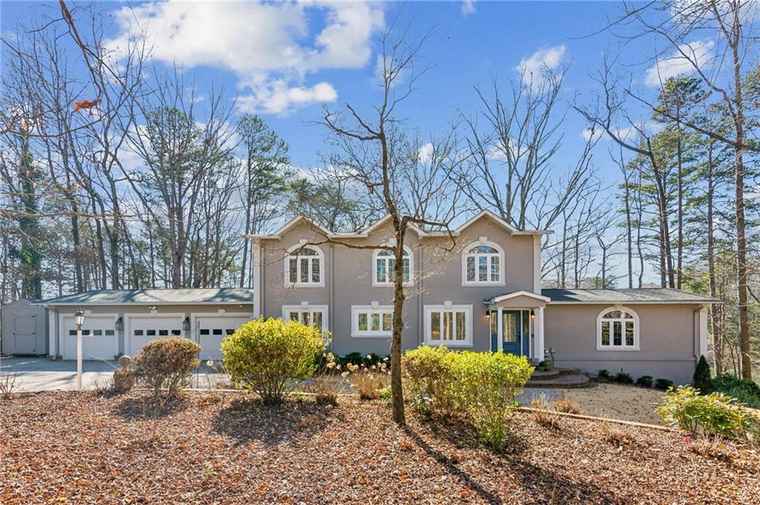 Photo of 213 Pine Crest Dr Cumming, GA 30040
