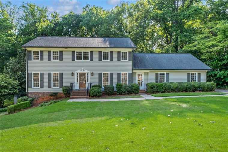 Photo of 5143 Meadowlake Ln Dunwoody, GA 30338