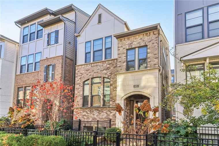 Photo of 621 Broadview Ter NE Atlanta, GA 30324