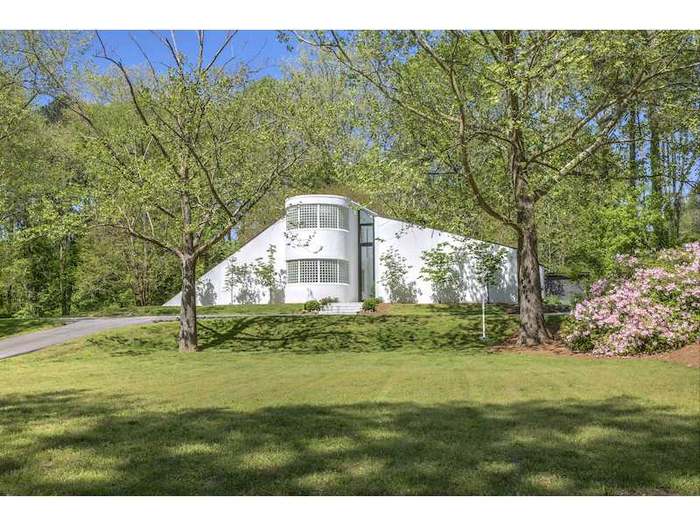 4934 Peachtree Dunwoody Rd Sandy Springs Ga 30342 5 Beds 4 Baths