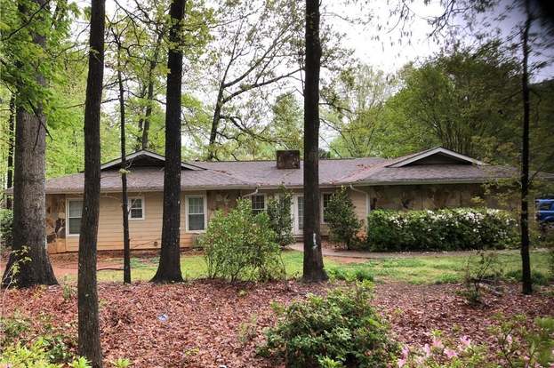 1256 Lake Lucerne Rd Sw Lilburn Ga 30047 Mls 6561581 Redfin