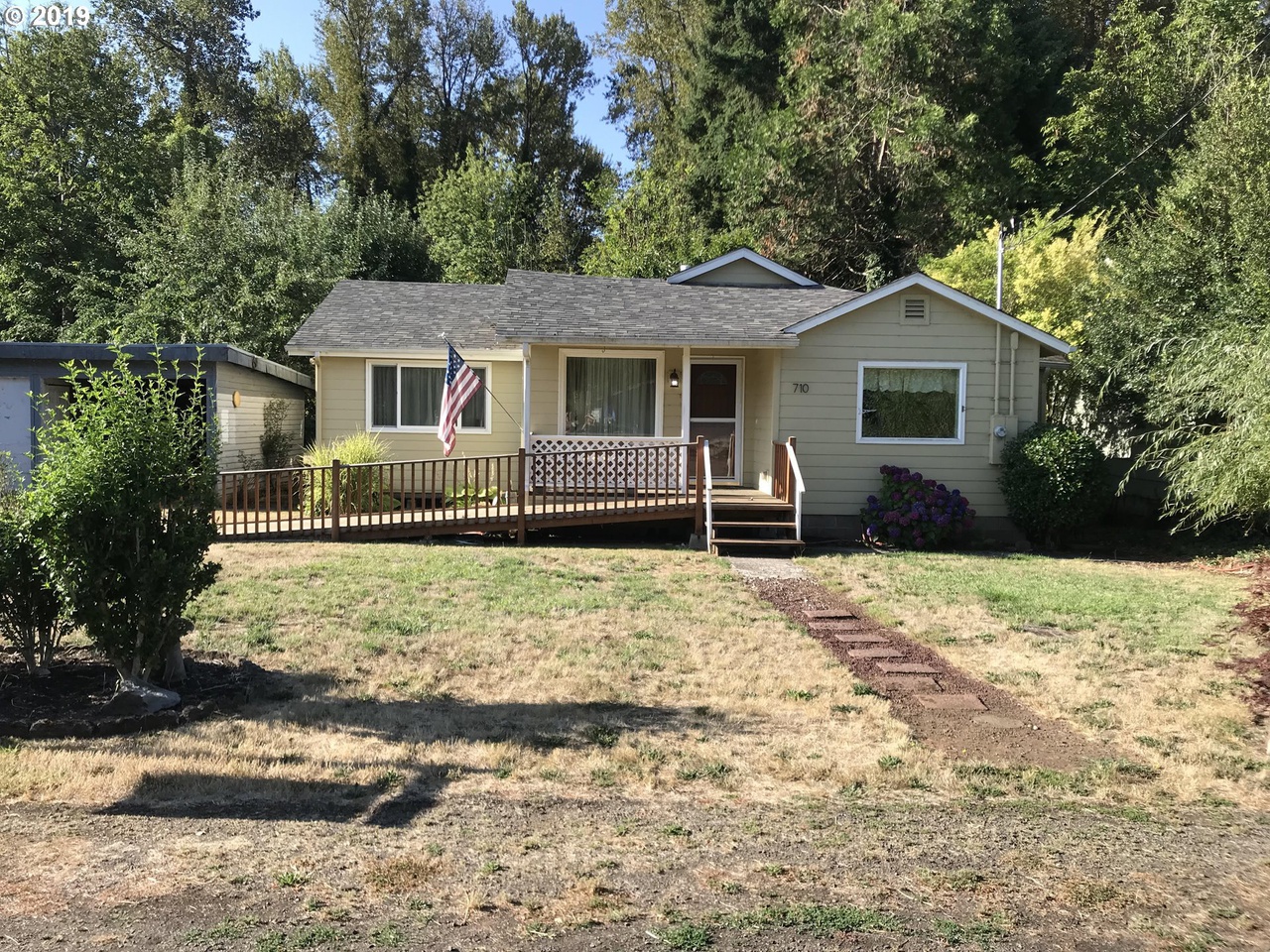 710 Calapooia Ave, Brownsville, OR 97327 | MLS# 19377228 | Redfin