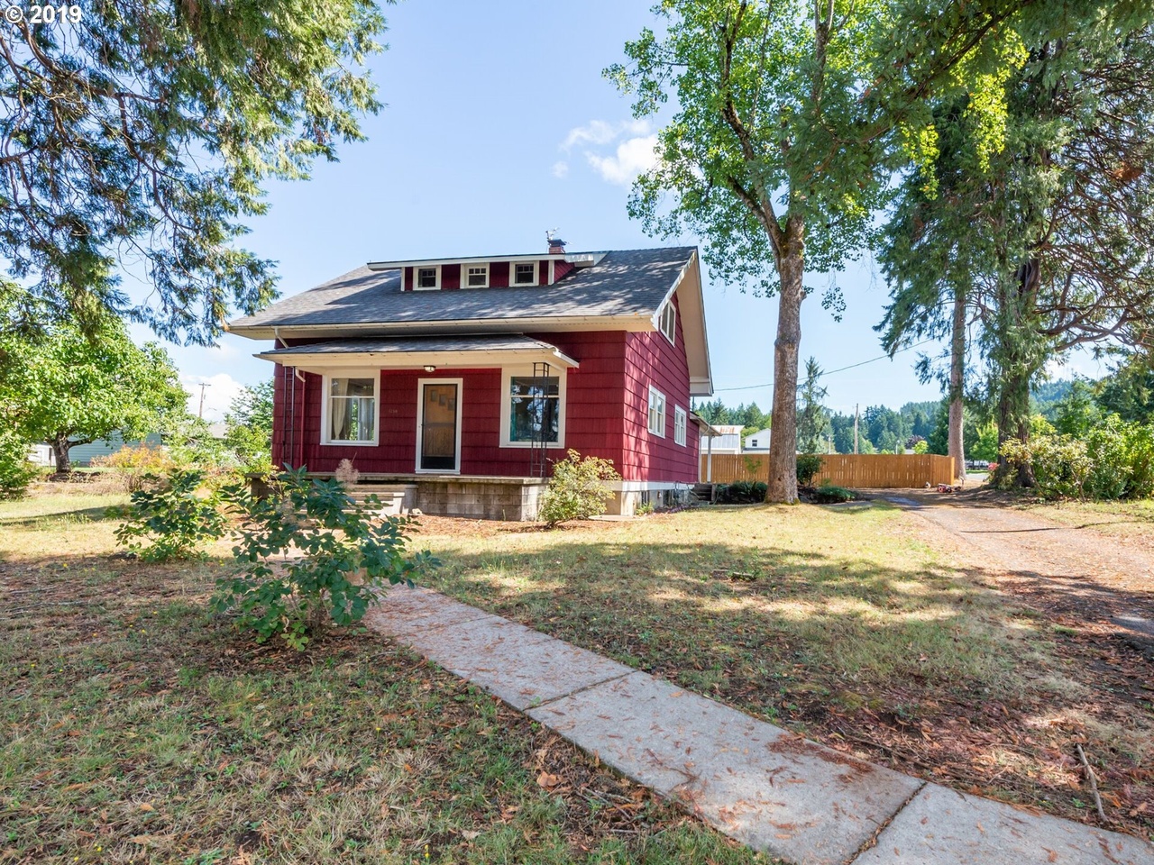 1750 S 6th St Cottage Grove Or 97424 Mls 19597371 Redfin