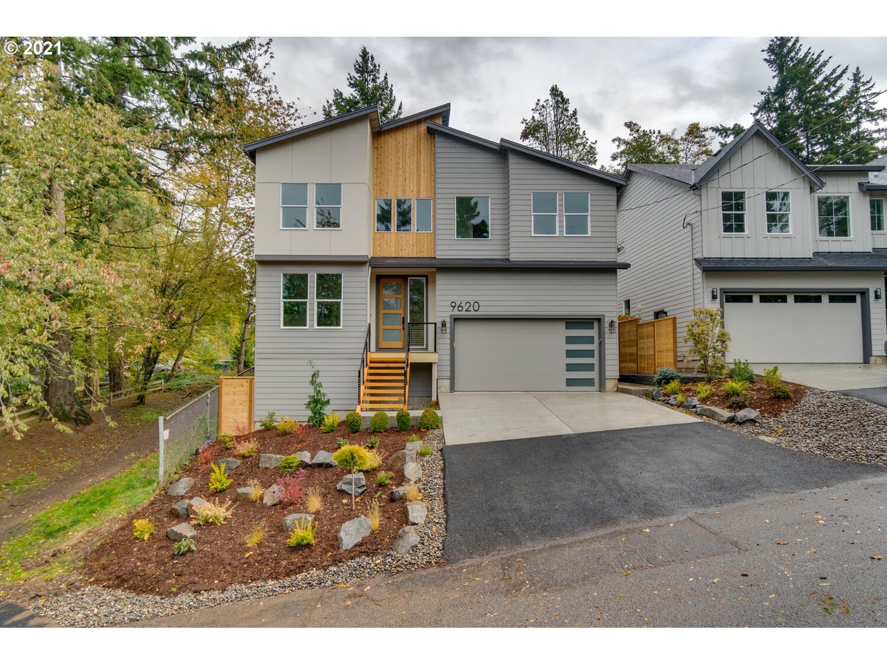 9620 SW 53rd Ave, Portland, OR 97219 | MLS# 21514405 | Redfin