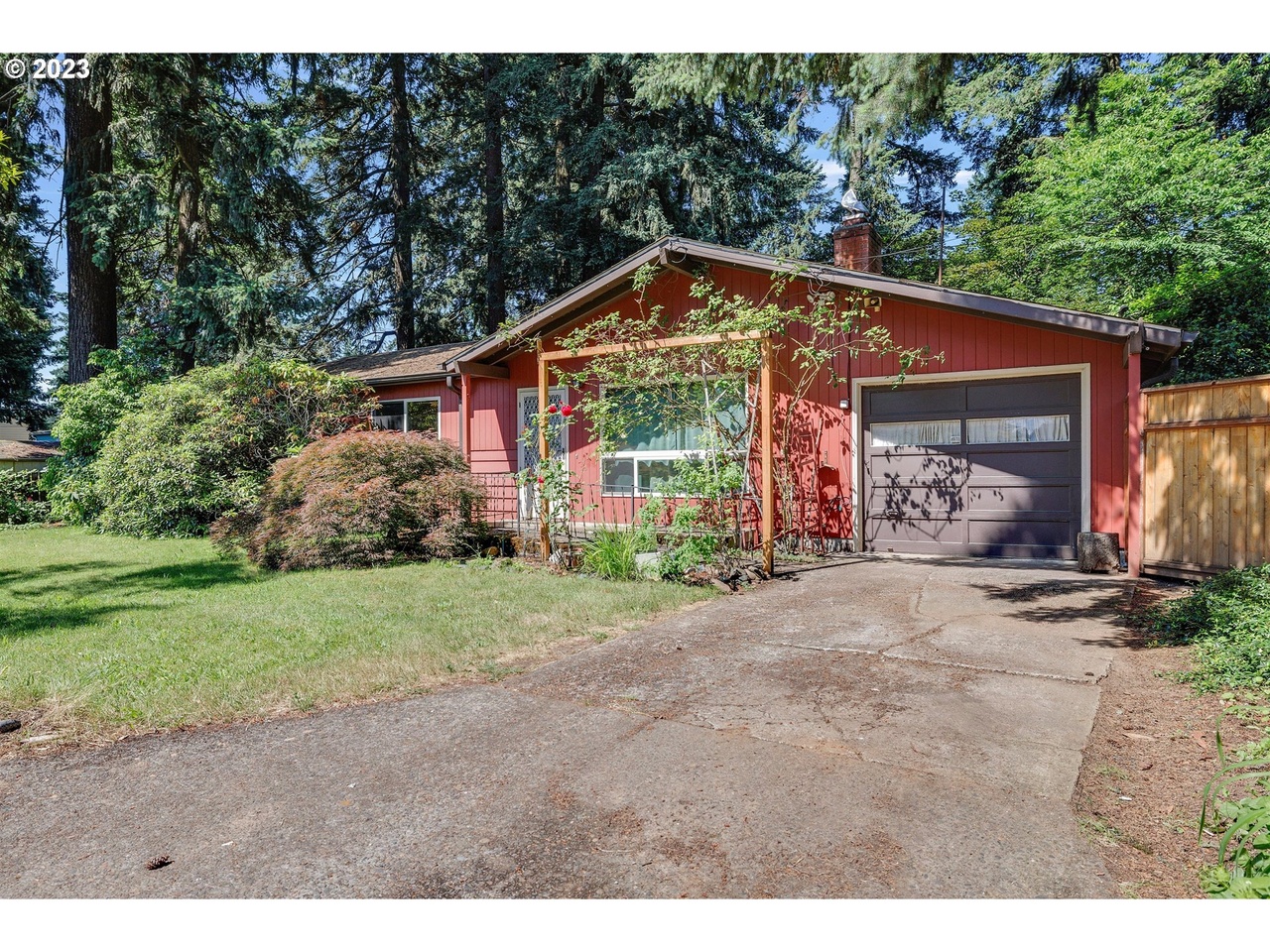 11400 SE Grant St, Portland, OR 97216 | MLS# 23296494 | Redfin