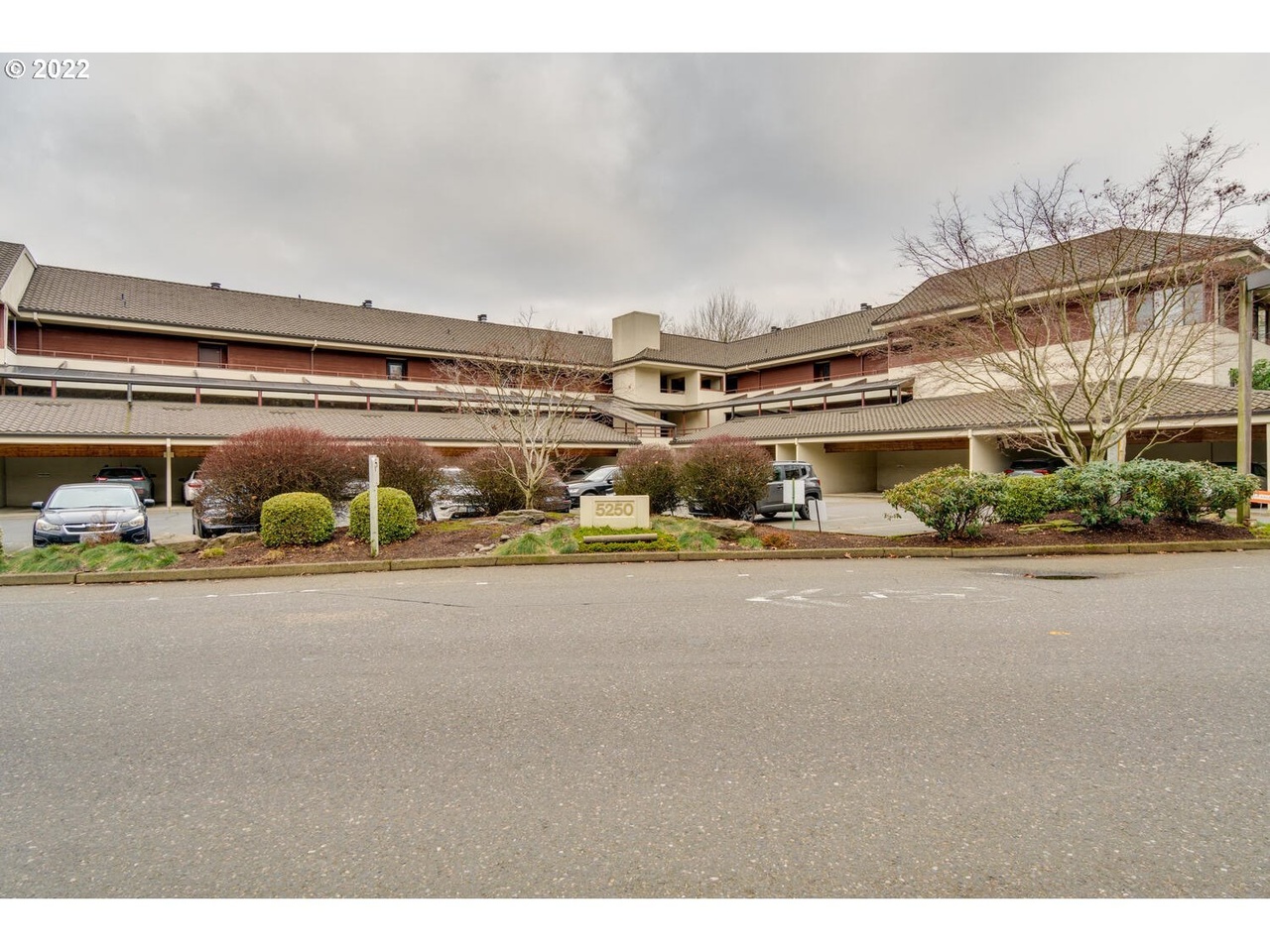 5250 SW Landing Dr Unit 303-B, Portland, OR 97239 | MLS# 22269936 | Redfin