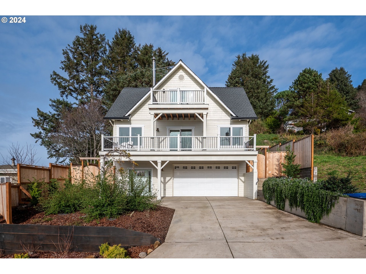 167 E 3rd St, Yachats, OR 97498 MLS 24662969 Redfin