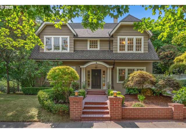 Property at 3568 NE Couch St, Portland, OR 97232, 4 beds, 2 baths