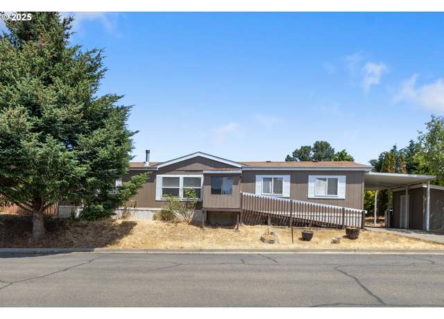 Property at 377 River Place Dr #20, Roseburg, OR 97471, 4 beds, 2 baths