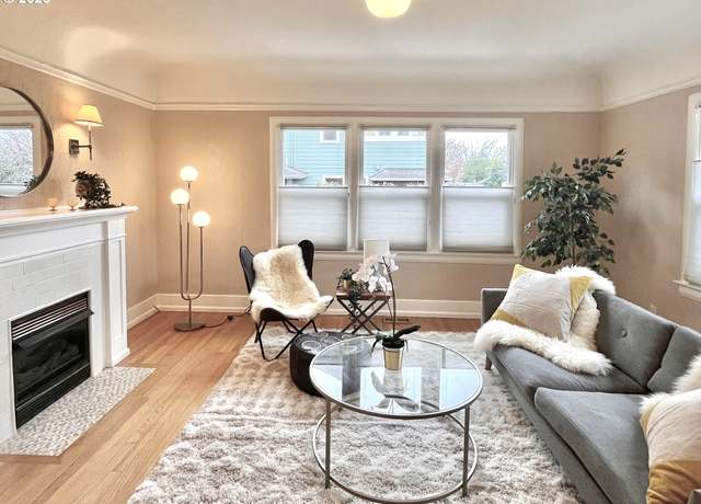 Property at 1524 NE 26th Ave #2, Portland, OR 97232, 2 beds, 1 bath