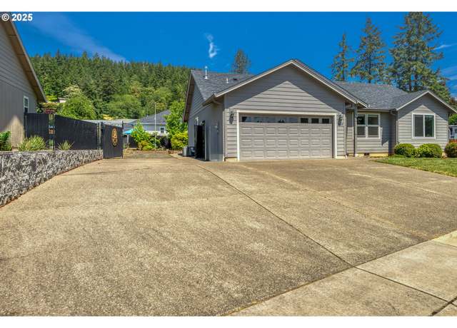 Property at 1545 E Fourth Ave, Sutherlin, OR 97479, 3 beds, 2 baths
