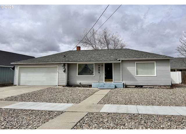 Property at 2985 College St, Baker City, OR 97814, 2 beds, 1 bath
