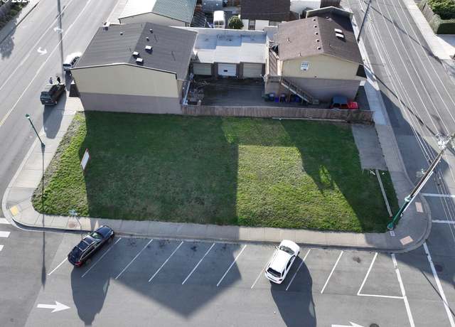 Property at 531 Hemlock St, Brookings, OR 97415