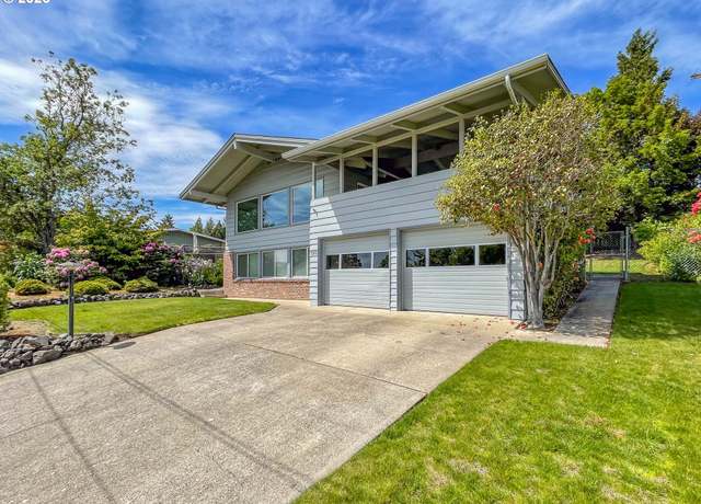 Property at 1910 NW Delridge Ave, Roseburg, OR 97471, 4 beds, 2 baths
