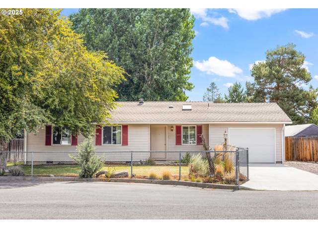 Property at 1552 NE Alabama Way, Prineville, OR 97754, 3 beds, 1 bath