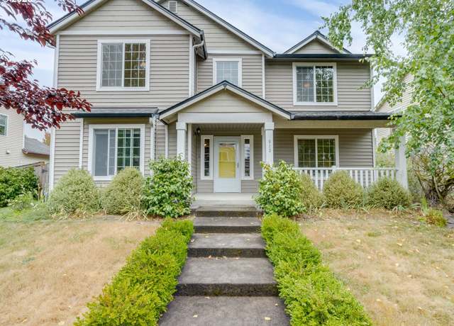 Property at 913 NW 16th Ct, Battle Ground, WA 98604, 3 beds, 2.5 baths