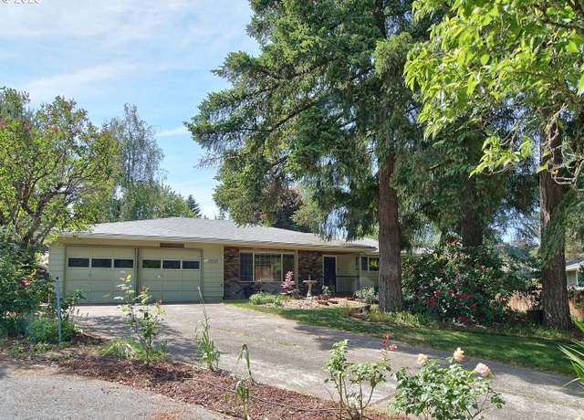 Property at 2210 SE Oak Crest Dr, Hillsboro, OR 97123, 3 beds, 2.5 baths