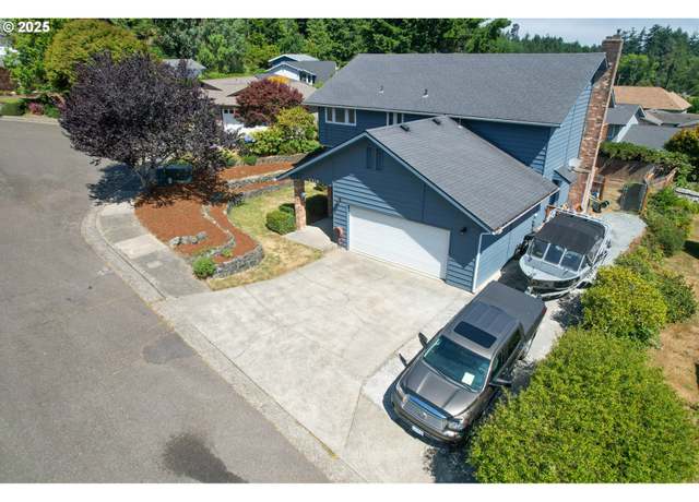 Property at 2210 14th Ct, North Bend, OR 97459, 4 beds, 2.5 baths