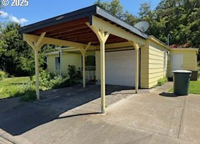 Property at 215 Hill Ave, Milton-freewater, OR 97862, 2 beds, 1 bath