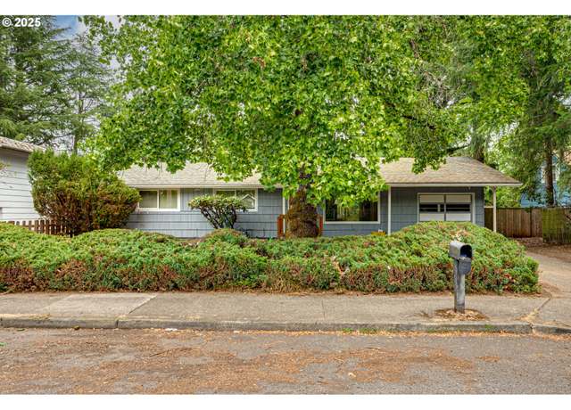 Property at 1154 SE 139th Ave, Portland, OR 97233, 3 beds, 2 baths