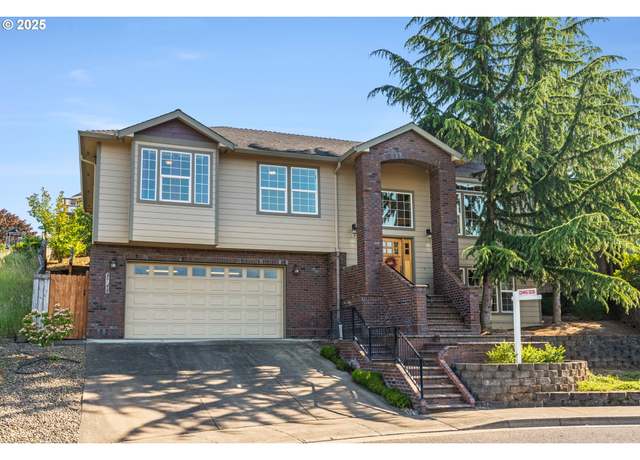 Property at 1748 Hardin Ave NW, Salem, OR 97304, 3 beds, 3 baths
