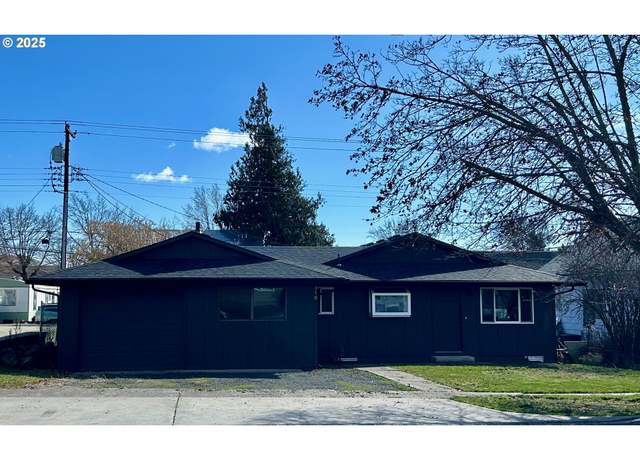 Property at 310 W Broadway St, Goldendale, WA 98620, 3 beds, 2 baths
