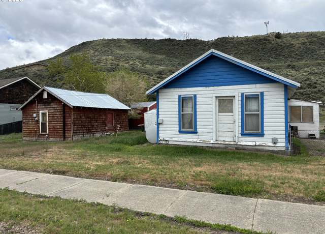 Property at 1556 Chestnut St, Baker City, OR 97814, 2 beds, 1 bath