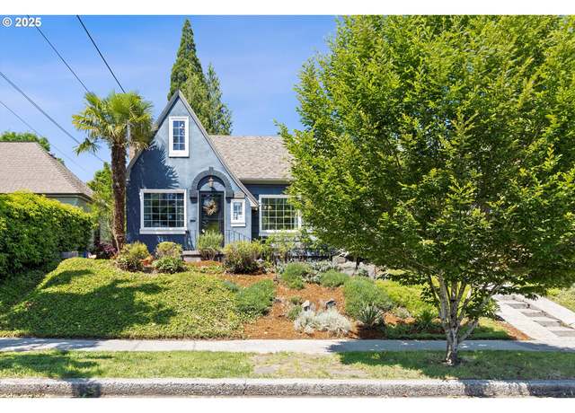 Property at 6123 NE Thompson St, Portland, OR 97213, 2 beds, 1 bath