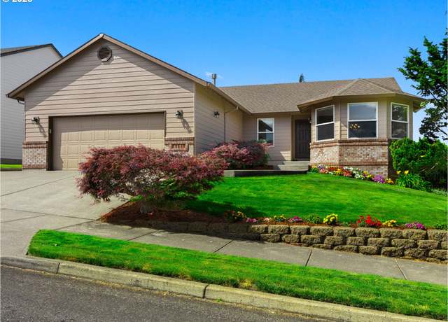 Property at 15517 SE Bybee Dr, Portland, OR 97236, 3 beds, 2 baths